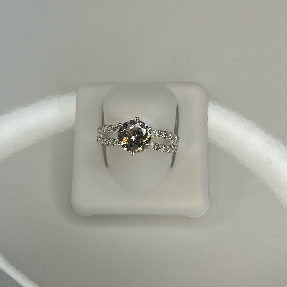 925 Silver and White Stone Ring
